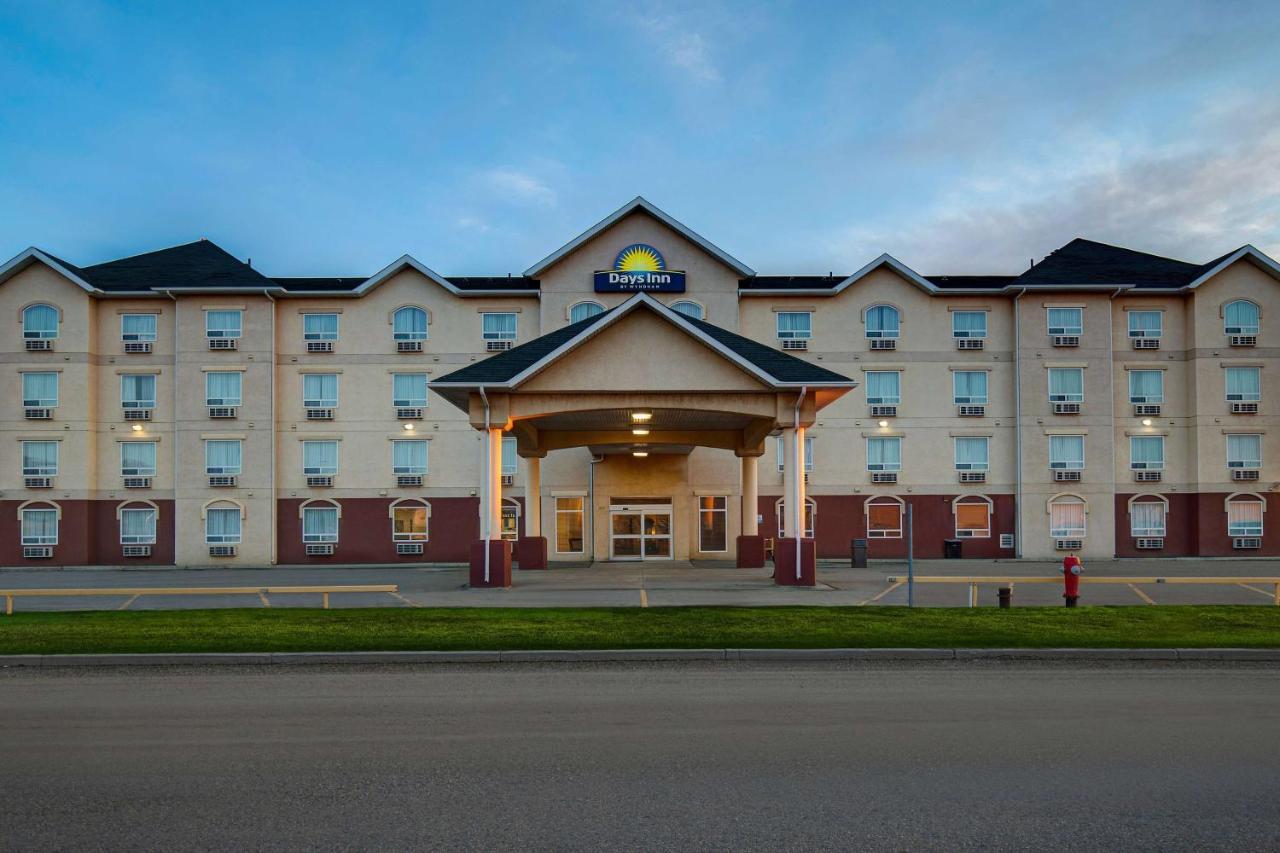 Days Inn By Wyndham Dawson Creek Ngoại thất bức ảnh