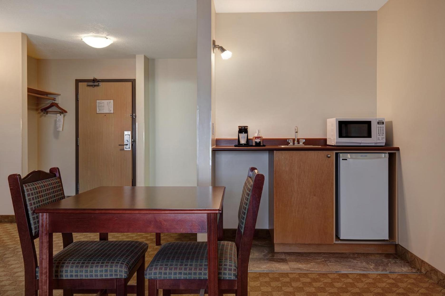 Days Inn By Wyndham Dawson Creek Ngoại thất bức ảnh
