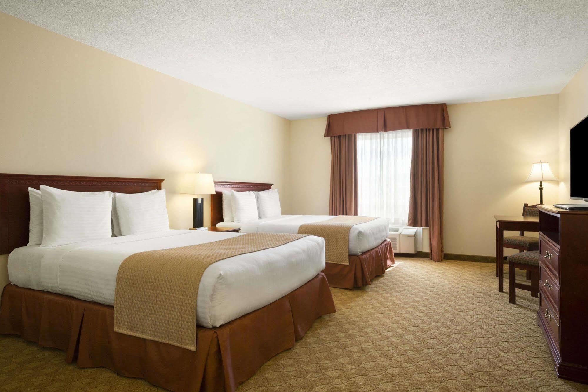Days Inn By Wyndham Dawson Creek Ngoại thất bức ảnh